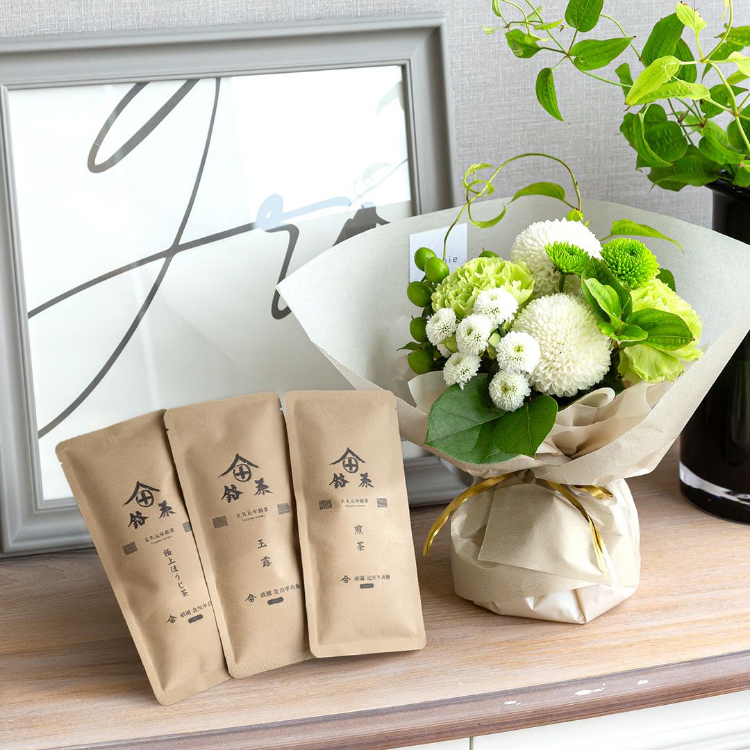 フォリナー紙ジャケ仕様全種類セット付属品完備 日本茶+そのまま飾れる菊てまりブーケ(M)/白 | noemie（ノエミ）
