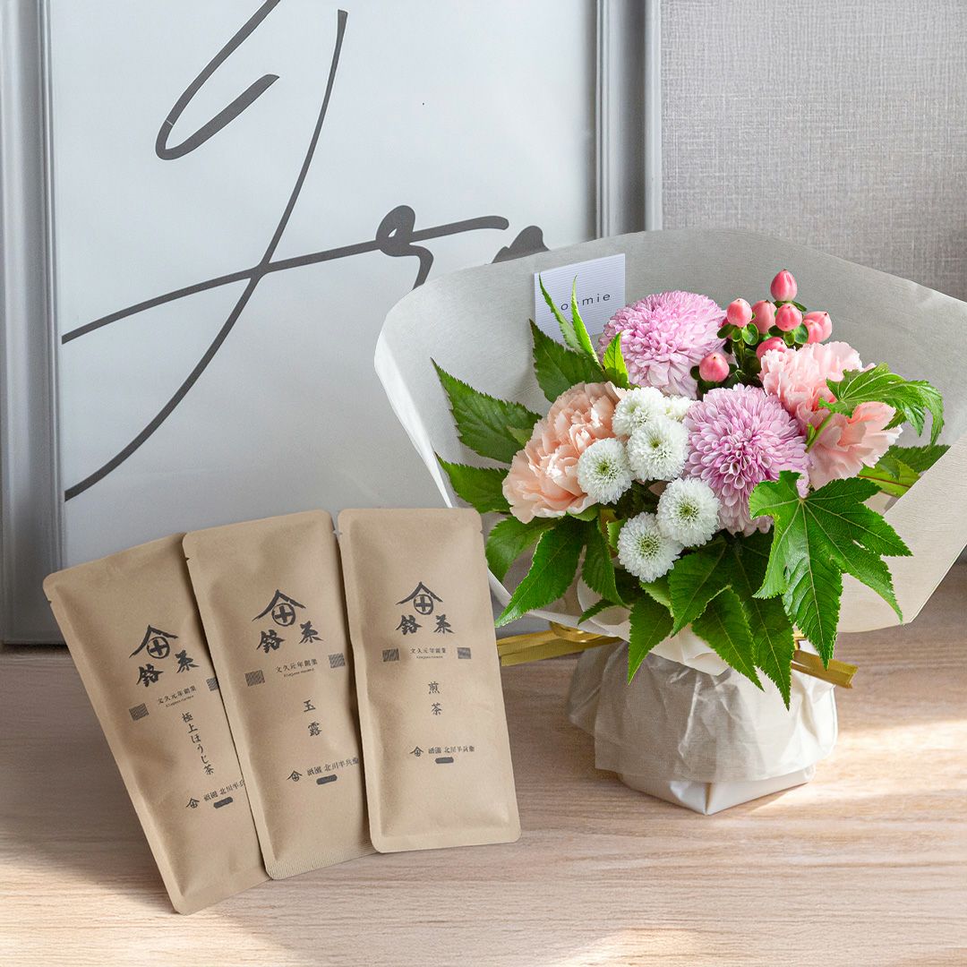 ビーズフラワー　アネモネ　はま菊　こでまり 日本茶+そのまま飾れる菊てまりブーケ(M)/ピンク | noemie（ノエミ）
