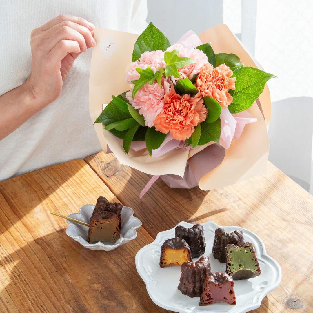 母の日】SETRE“カヌレ”+そのまま飾れる花束セット | noemie（ノエミ）